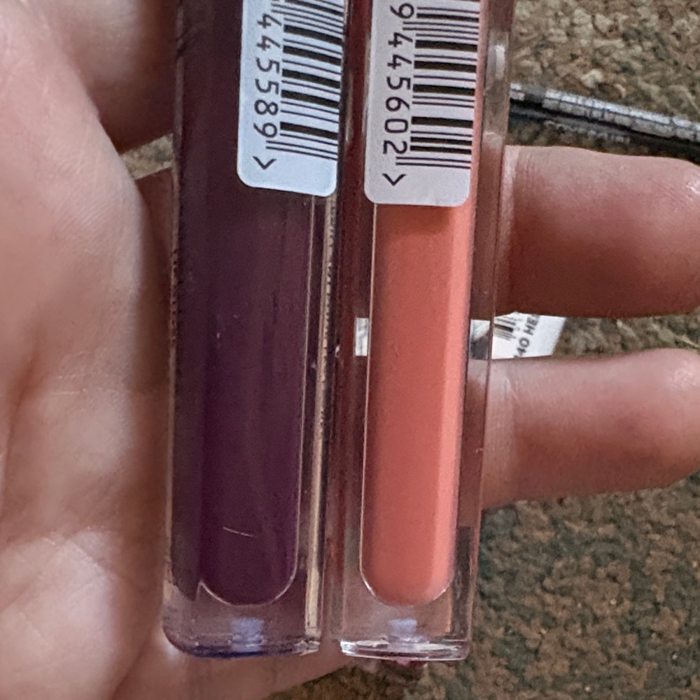 COVERGIRL Lipstick Set - Bold Reds, Pinks, and Purples - Picture 5 of 11